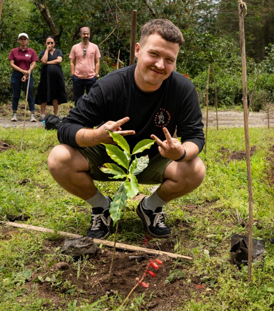 Filip Lörinc so svojim kávovníkom